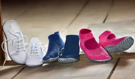 Barefoot shoes_ilustracija